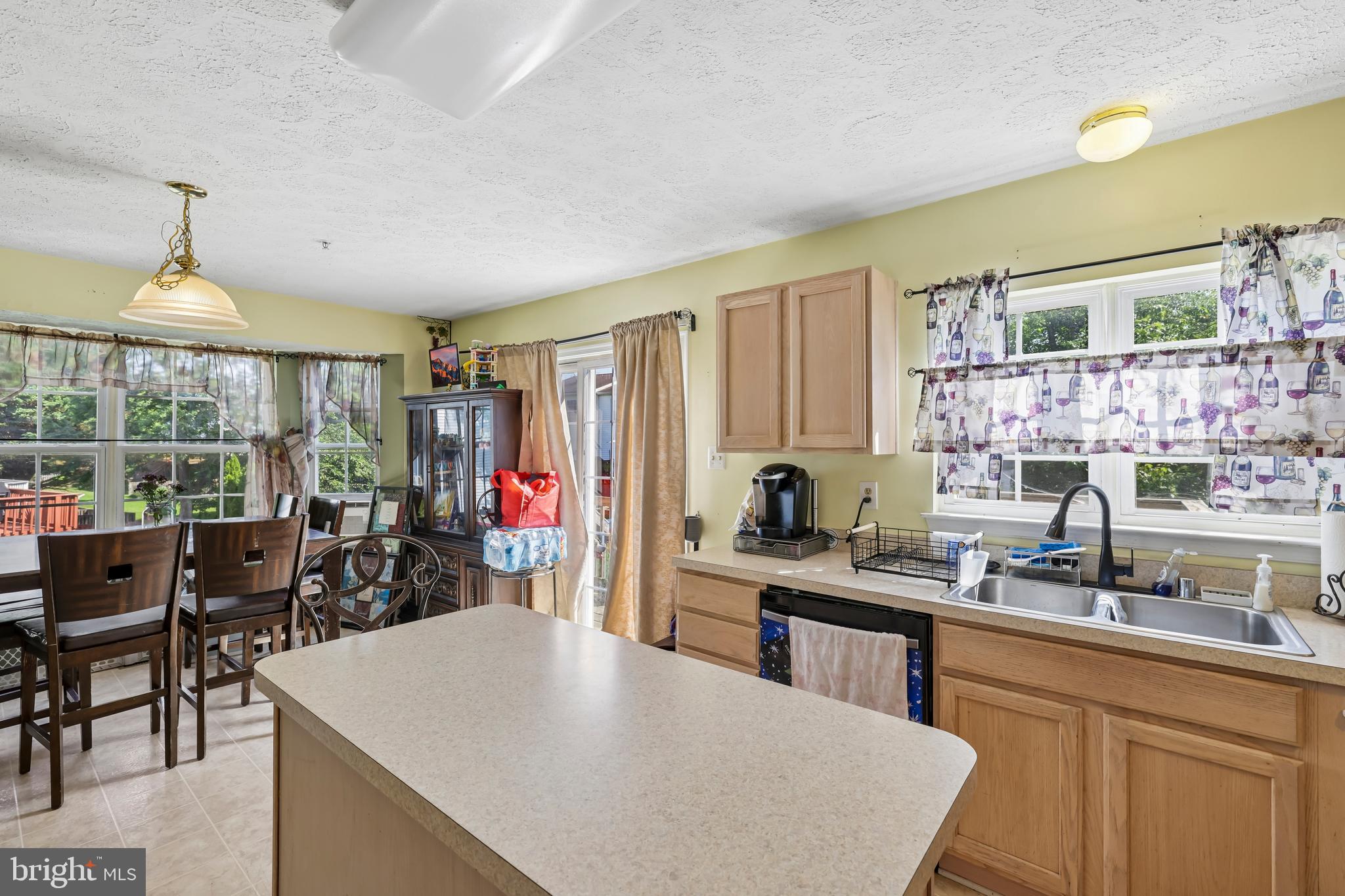 981 Pirates Court Edgewood, MD 21040 - Photo 12 of 38 Kitchen