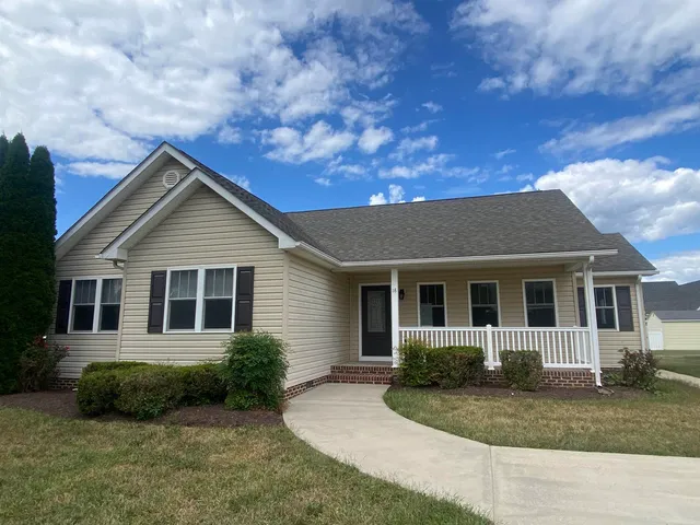 $1,750 | 18 Boulder Drive, Stuarts Draft, VA 24477