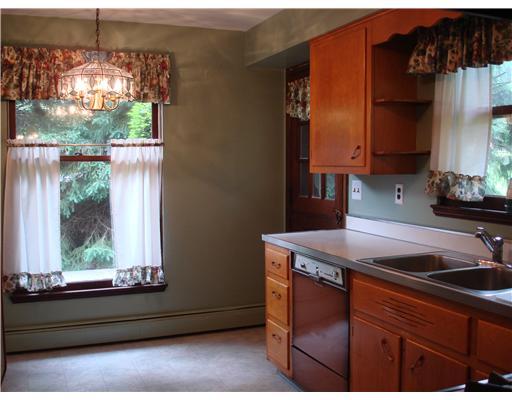 1583 Bellmonte Road Franklin Park, PA 15237 - Photo 3 of 18 Kitchen.