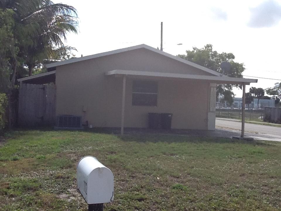 1112 South Ridge Road Lantana, FL 33462 - Photo 2 of 29 IMG_0868