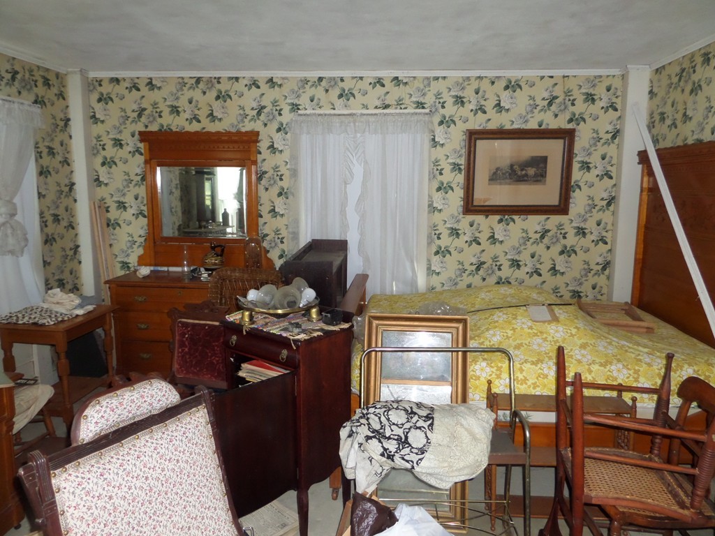 15 Bromley Road Huntington, MA 01050 - Photo 20 of 29 a living room with furniture