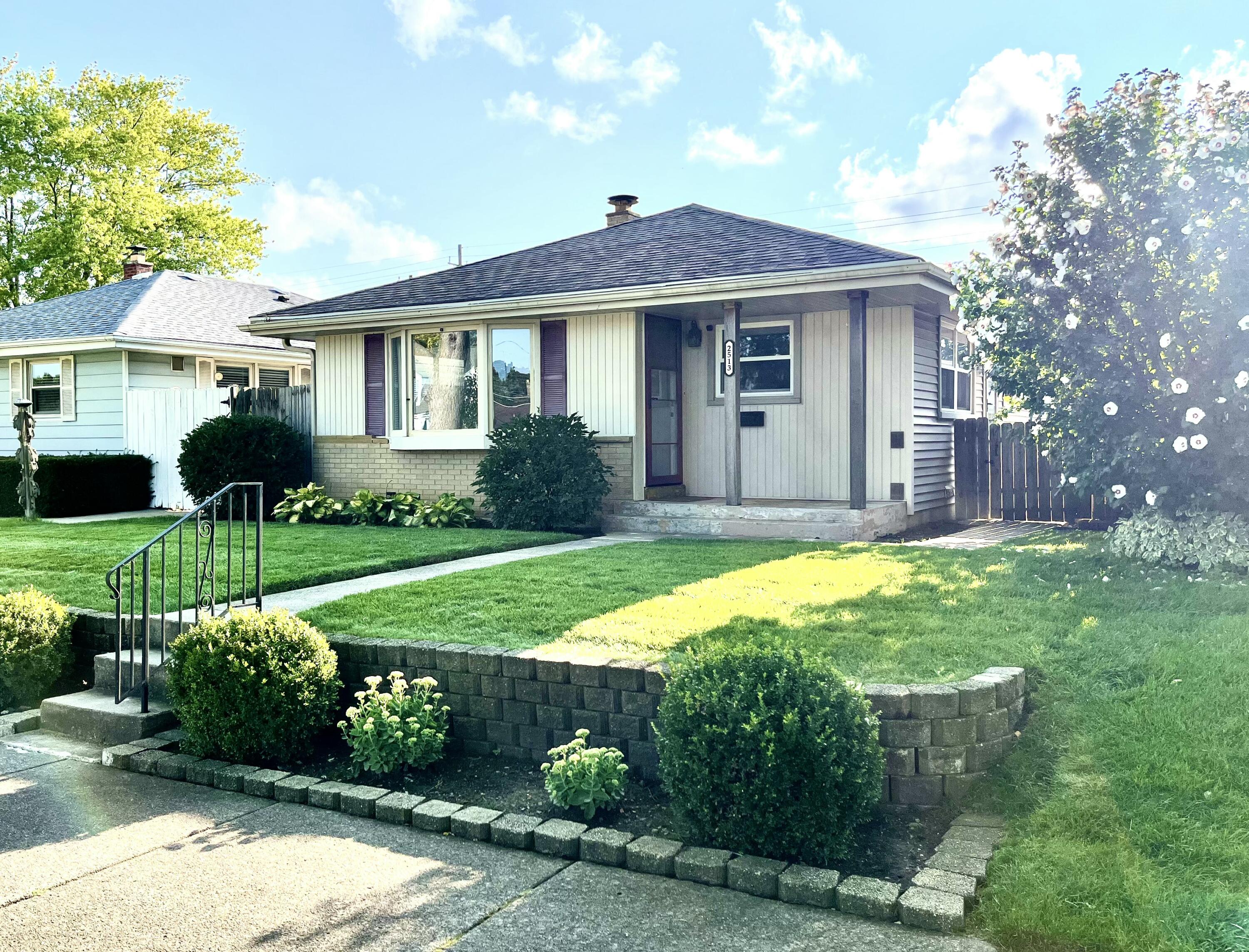 2513 Grove Avenue Racine, WI 53405 - Photo 1 of 1 IMG_6556