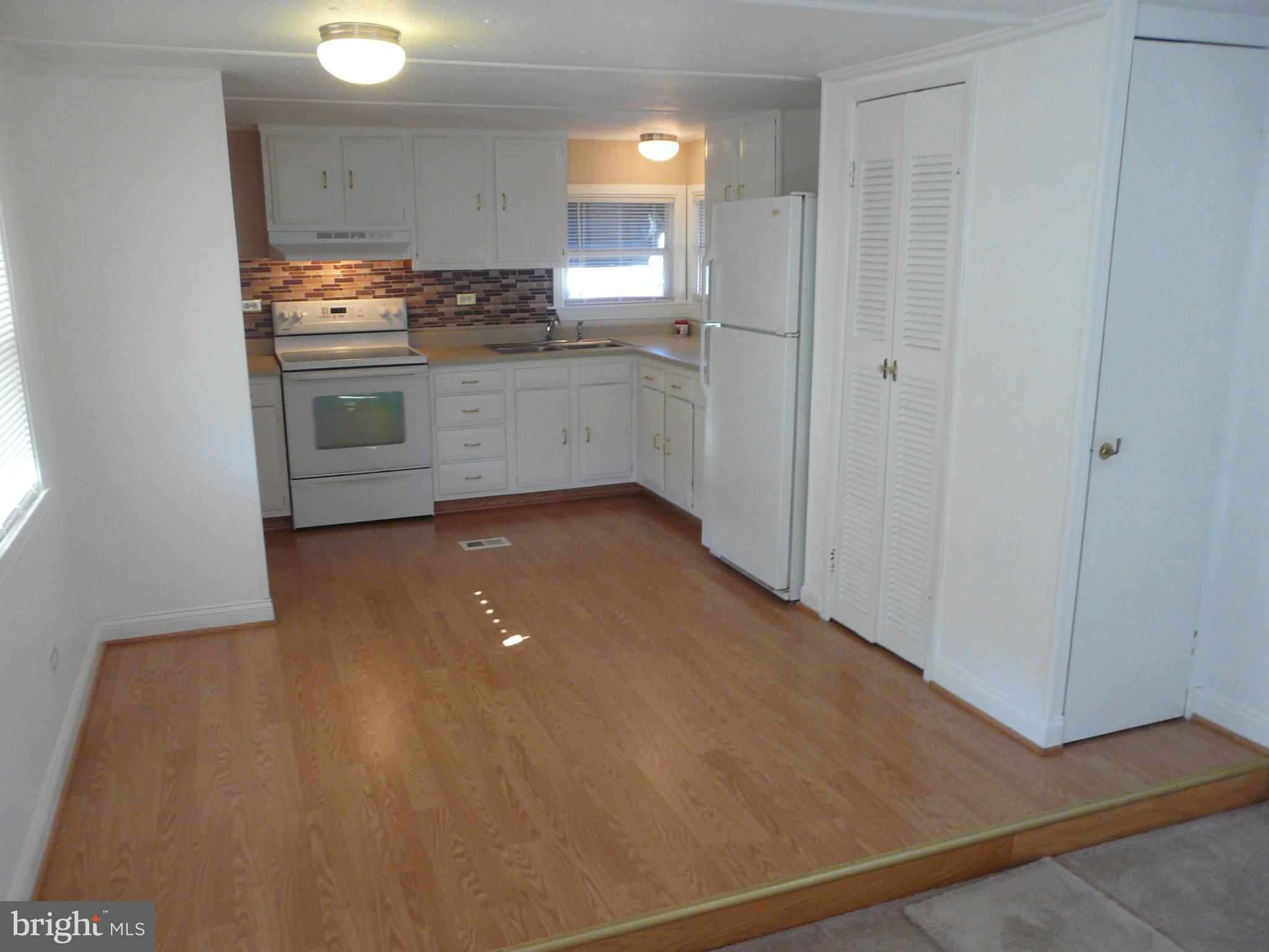 700 Berry Road Wilmington, DE 19810 - Photo 7 of 13 Dining area