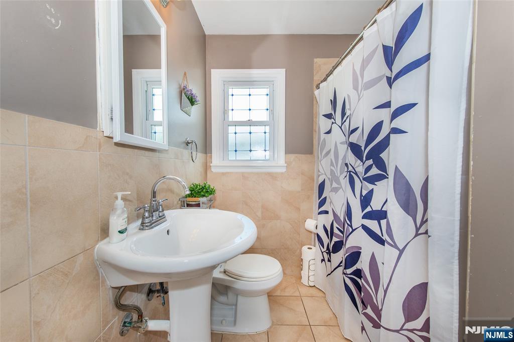 88 Ozone Avenue Cedar Grove, NJ 07009 - Photo 14 of 24