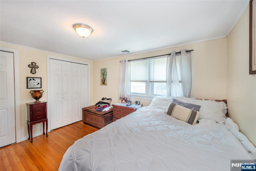 88 Ozone Avenue Cedar Grove, NJ 07009 - Photo 7 of 24