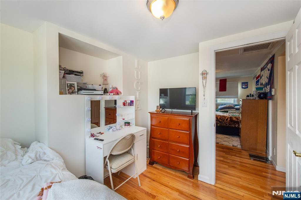 88 Ozone Avenue Cedar Grove, NJ 07009 - Photo 10 of 24