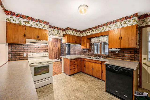 $195,000 | 12458 County Road 665, Bloomingdale, MI 49026