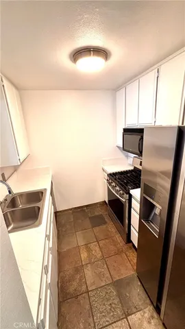 $500,000 | 7316 Quill Drive, Unit 3, Downey, CA 90242