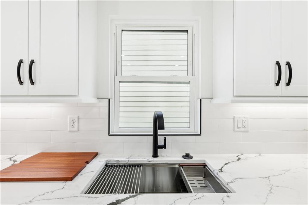 727 Garibaldi Street Southwest Atlanta, GA 30310 - Photo 14 of 84