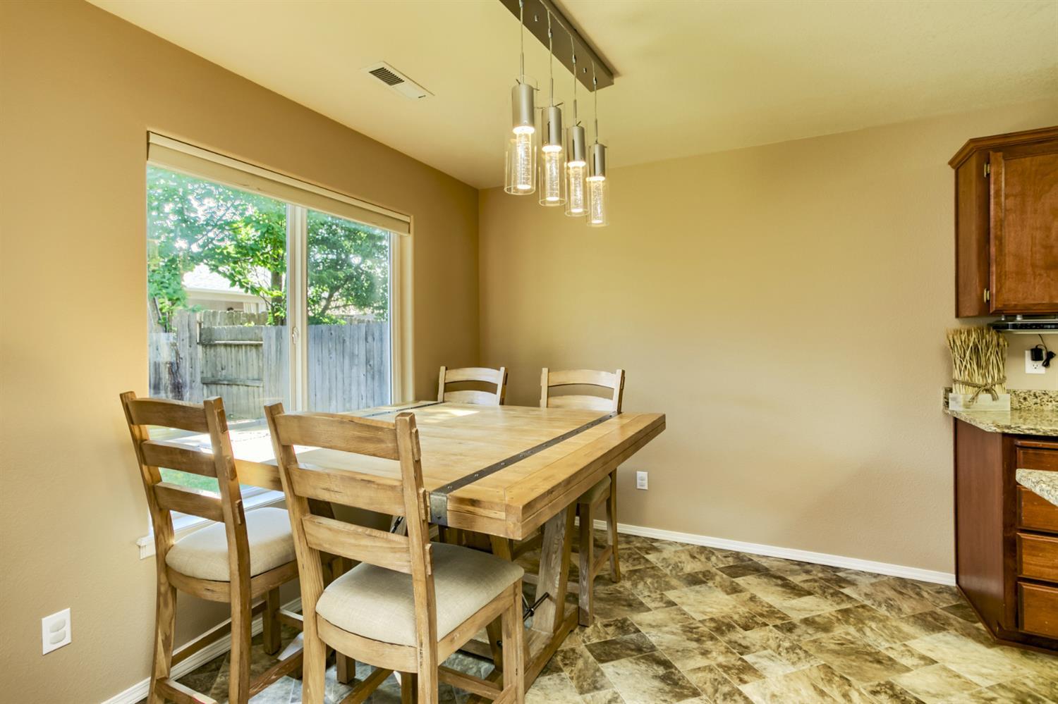 1317 Pheasant Way Central Point, OR 97502 - Photo 10 of 25 Additional Photo