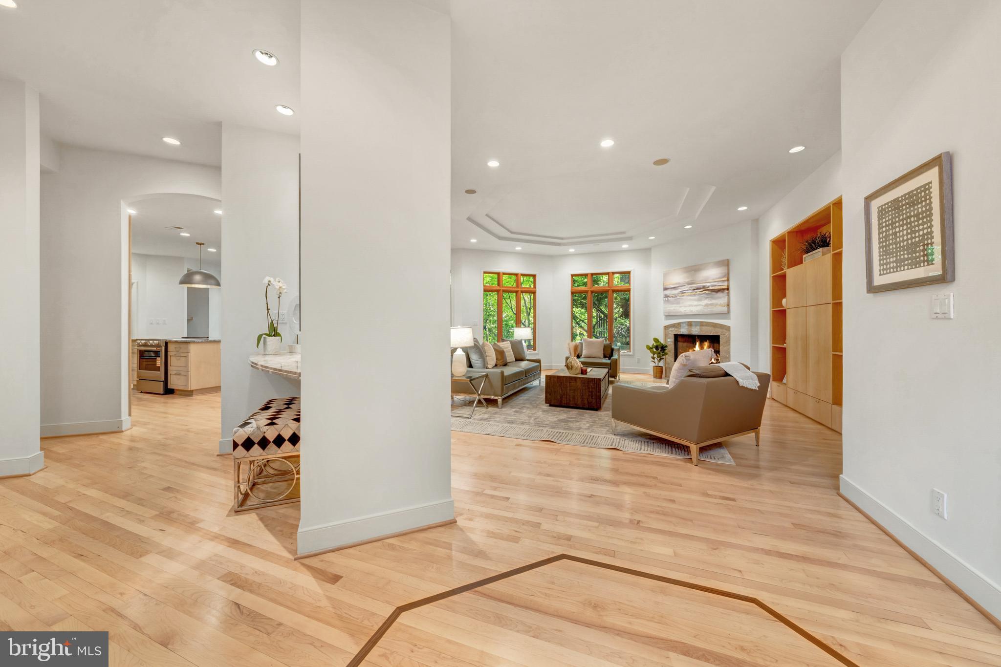 5933 Woodley Road McLean, VA 22101 - Photo 13 of 58 Foyer