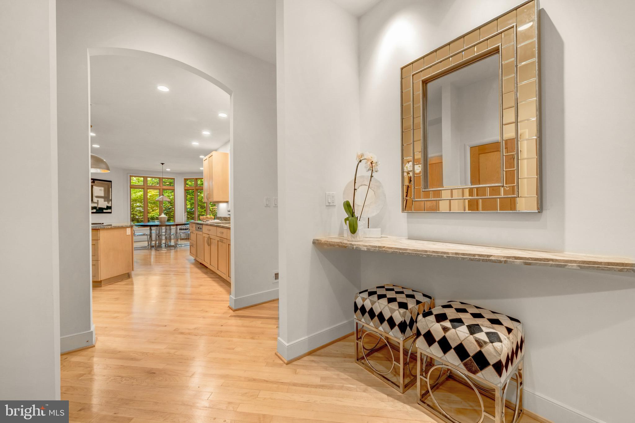 5933 Woodley Road McLean, VA 22101 - Photo 20 of 58 Hallway