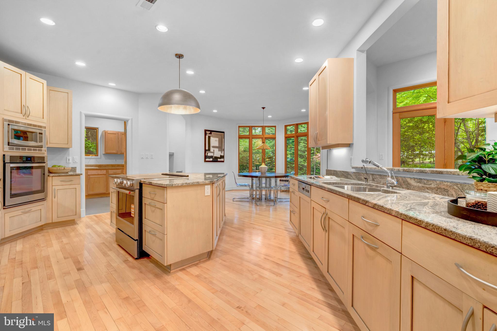 5933 Woodley Road McLean, VA 22101 - Photo 23 of 58 Kitchen