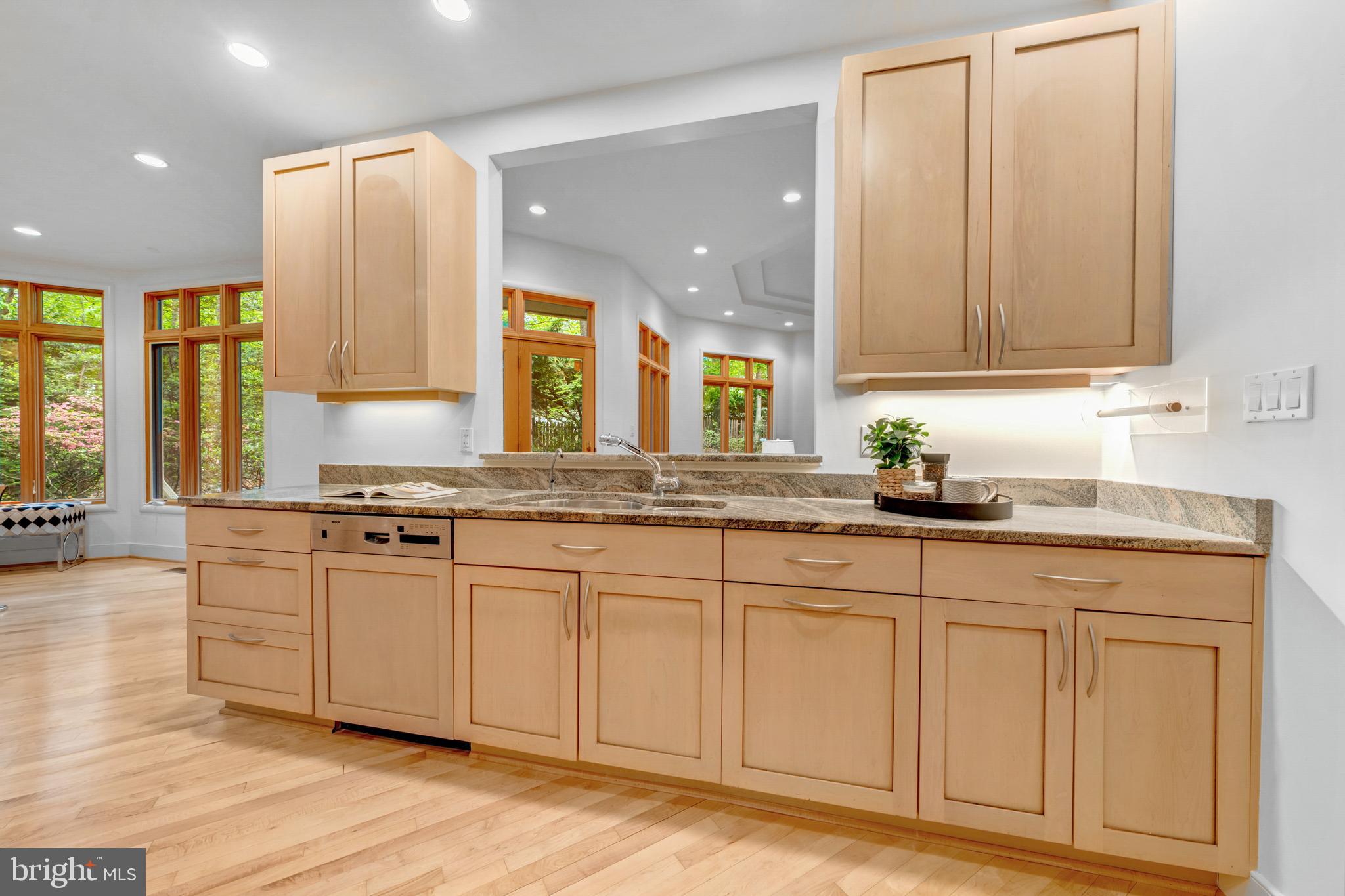 5933 Woodley Road McLean, VA 22101 - Photo 24 of 58 Kitchen
