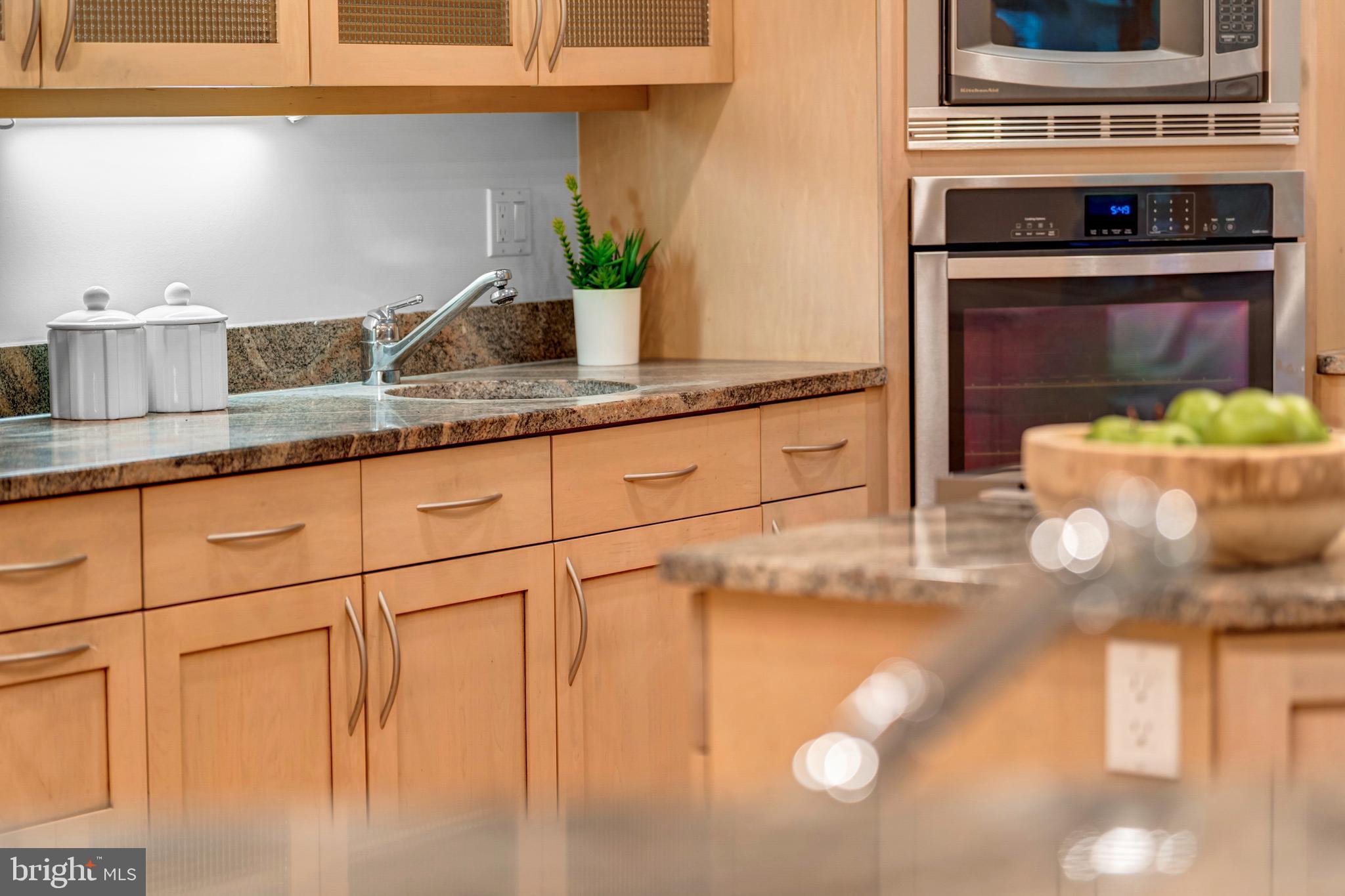 5933 Woodley Road McLean, VA 22101 - Photo 26 of 58 Kitchen