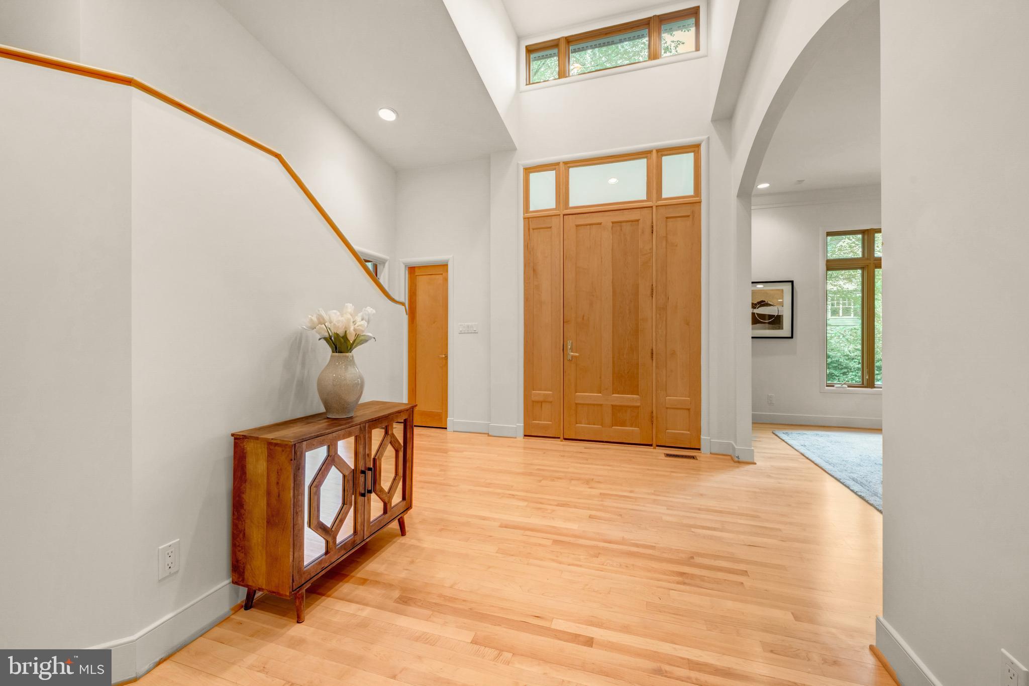 5933 Woodley Road McLean, VA 22101 - Photo 4 of 58 Foyer
