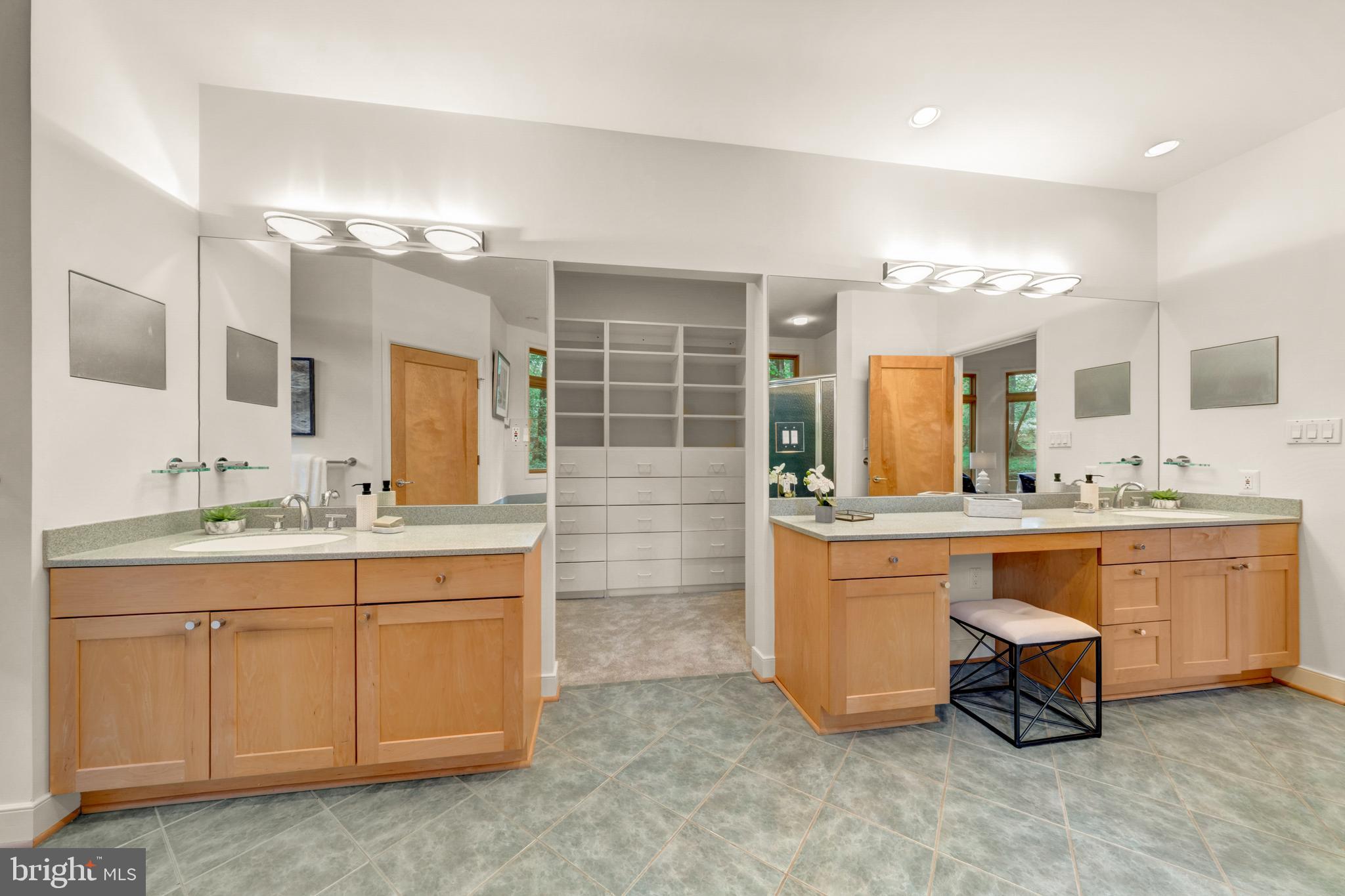 5933 Woodley Road McLean, VA 22101 - Photo 41 of 58 Primary Bathroom