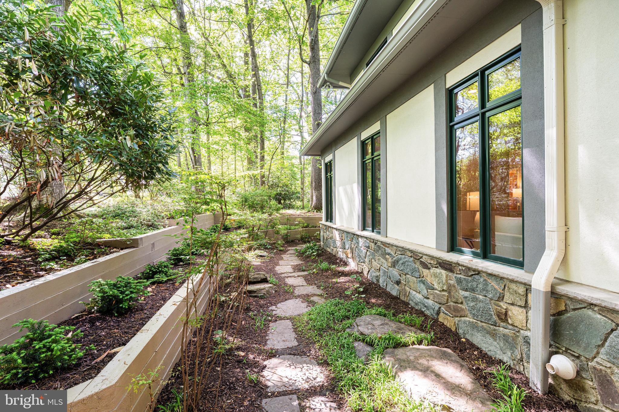 5933 Woodley Road McLean, VA 22101 - Photo 52 of 58 Back Exterior