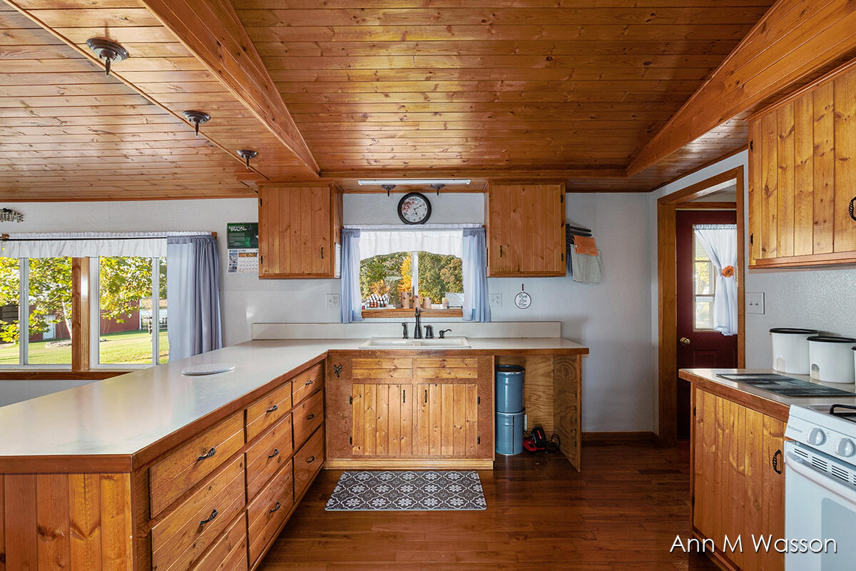 5911 East Butler Road Dowling, MI 49050 - Photo 10 of 54 IMG_1009