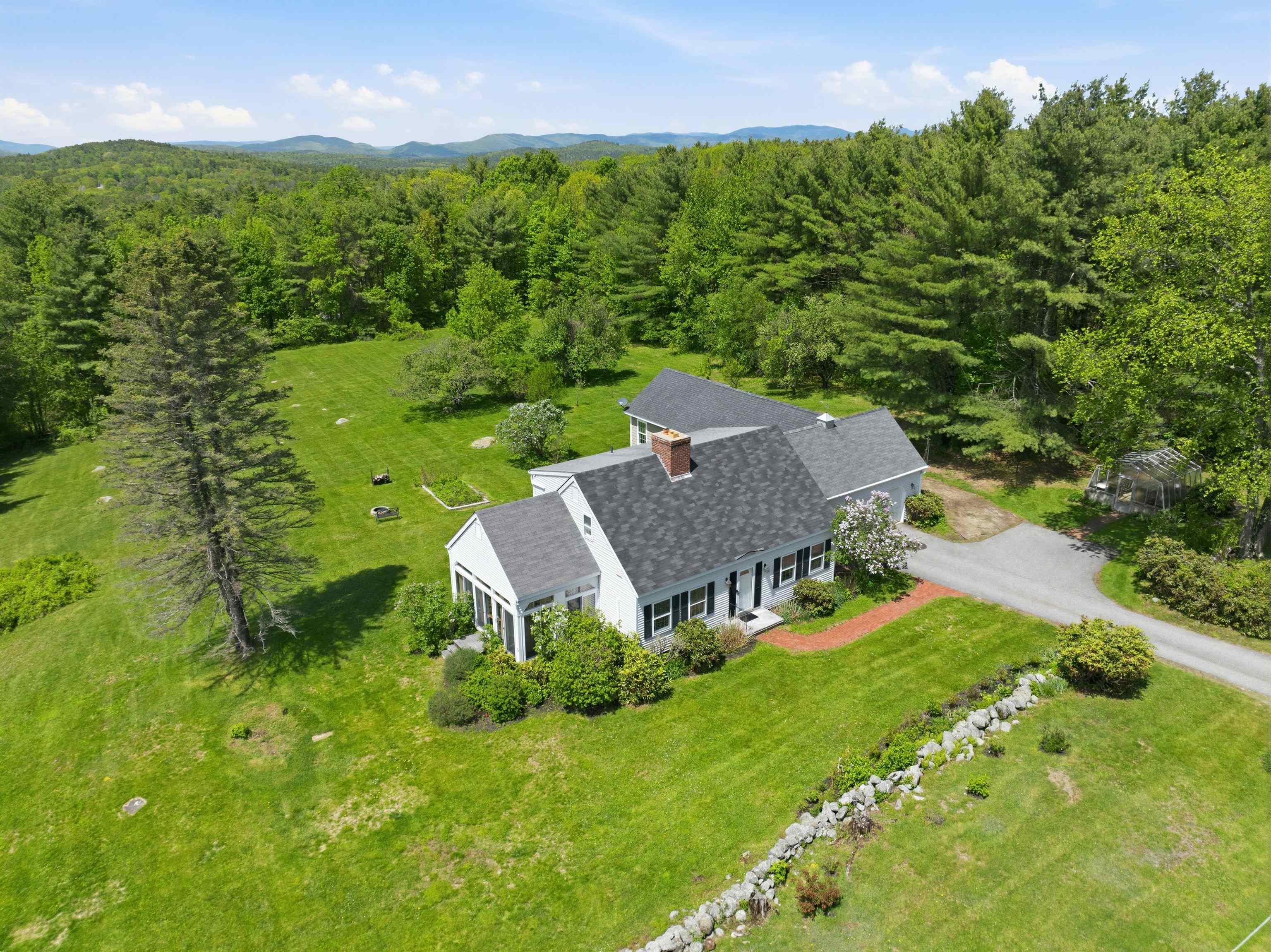 5 Carol Lane Meredith, NH 03253 - Photo 8 of 45