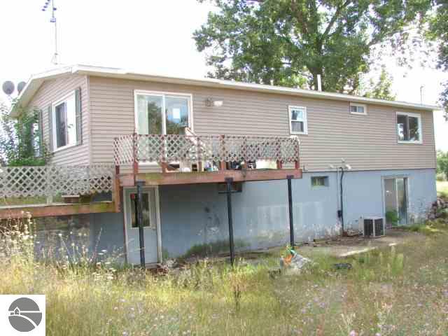 22902 Highway 10 Reed City, MI 49677 - Photo 3 of 10 1697991-2.JPG