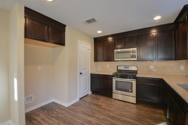 $2,200 | 3615 Kennington Court, Huffman, TX 77336
