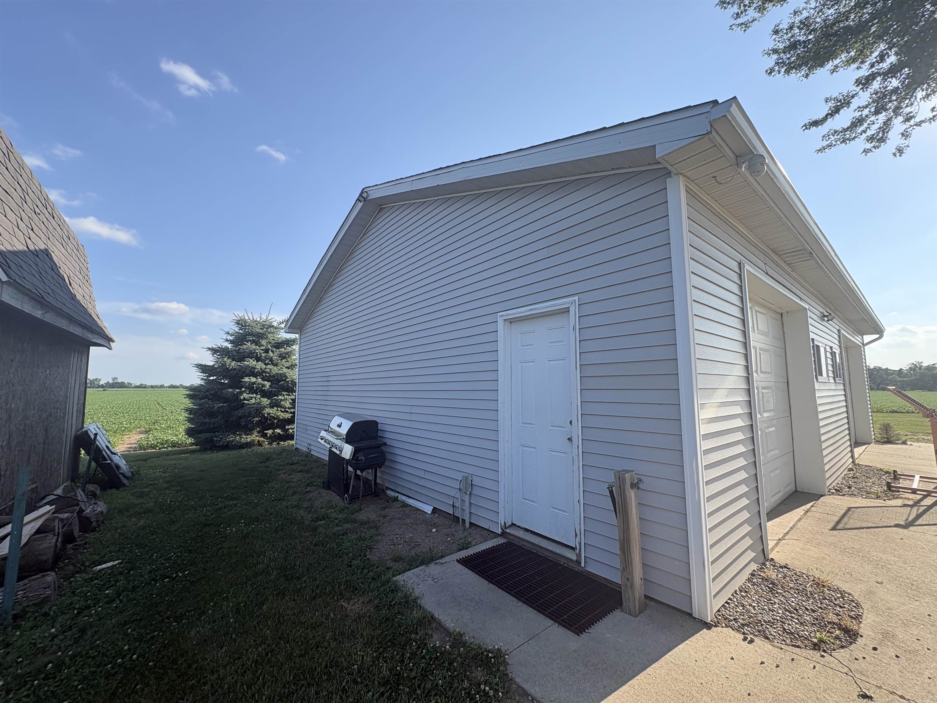 3200 East North Ridge Road Chesaning, MI 48616 - Photo 25 of 35