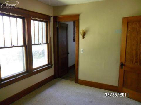 1133 South Morrish Road Flint, MI 48532 - Photo 8 of 10 20144590-7.JPG
