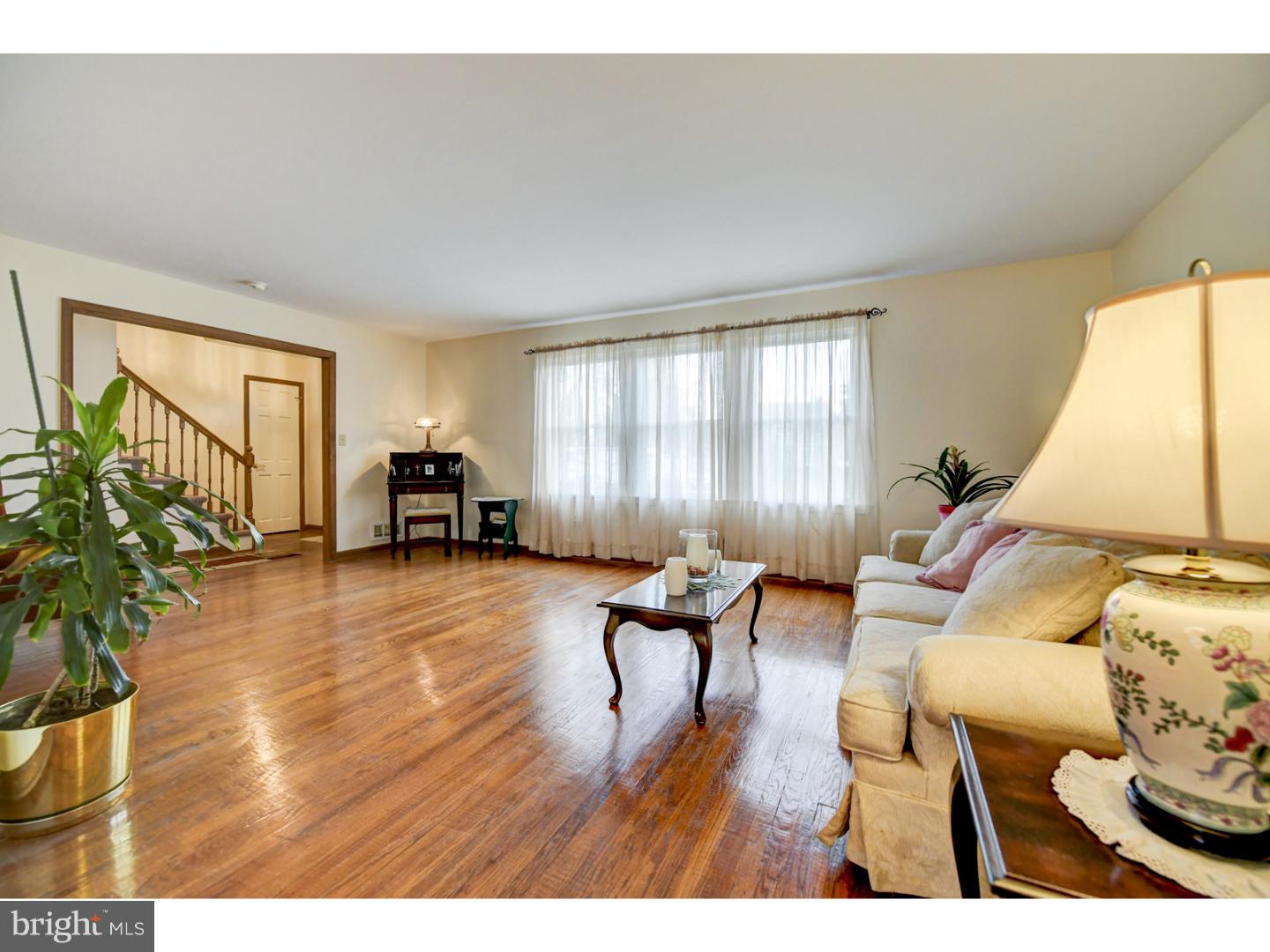 100 Woodbridge Road Evesham, NJ 08053 - Photo 5 of 24 Living Room