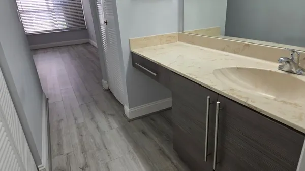 $2,000 | 2051 Southwest 15th Street, Unit 211, Deerfield Beach, FL 33442