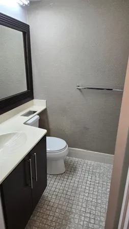 $2,000 | 2051 Southwest 15th Street, Unit 211, Deerfield Beach, FL 33442