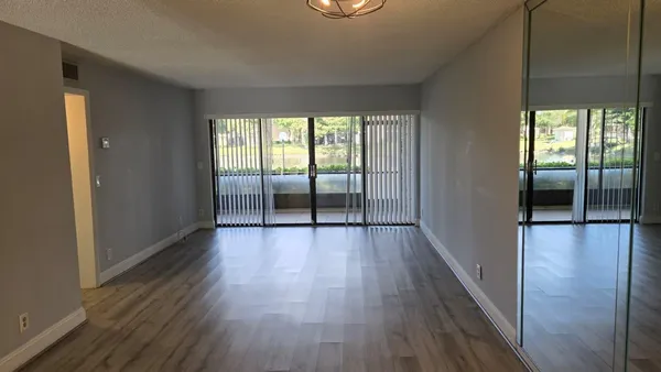 $2,000 | 2051 Southwest 15th Street, Unit 211, Deerfield Beach, FL 33442