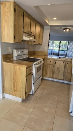 $2,000 | 2051 Southwest 15th Street, Unit 211, Deerfield Beach, FL 33442