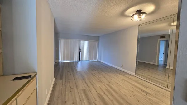 $2,000 | 2051 Southwest 15th Street, Unit 211, Deerfield Beach, FL 33442