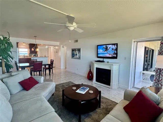 $4,000 | 1230 Gulf Boulevard, Unit 1402, Clearwater Beach, FL 33767