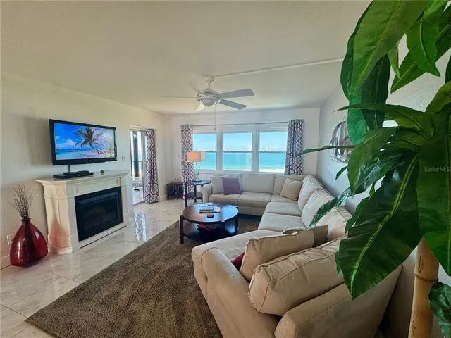 $4,000 | 1230 Gulf Boulevard, Unit 1402, Clearwater Beach, FL 33767