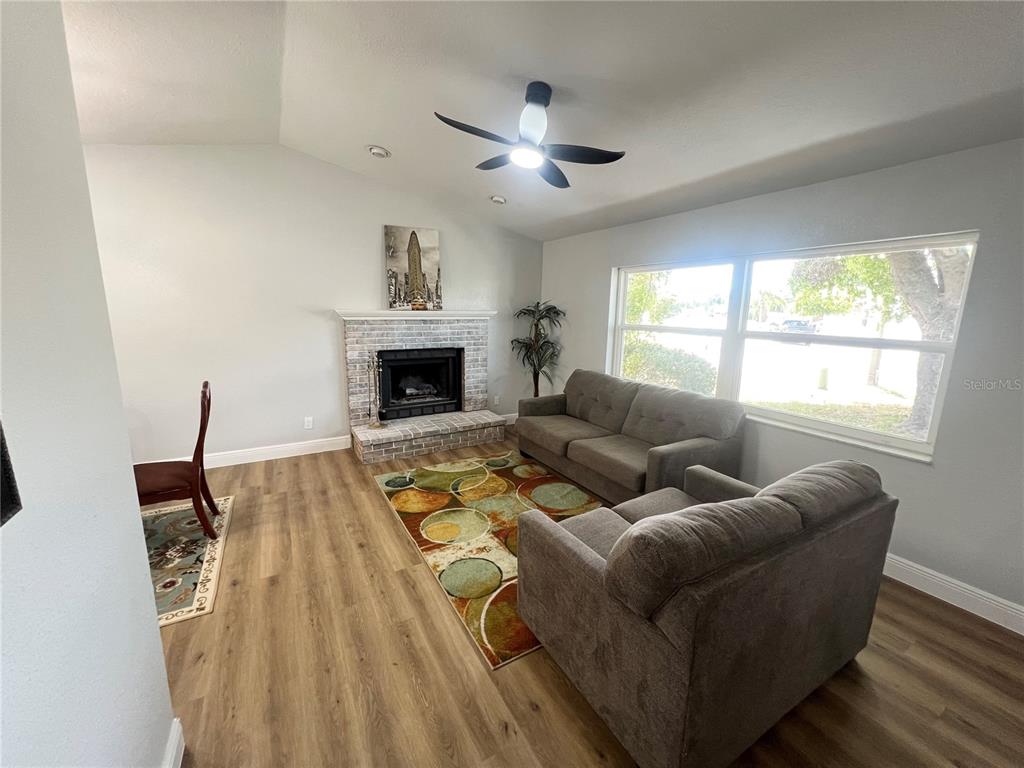 12195 71st Way Largo, FL 33773 - Photo 3 of 31