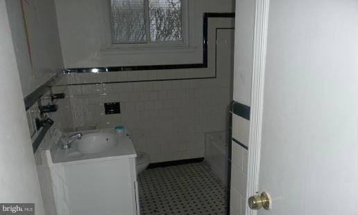 7038 Windsor Mill Road Baltimore, MD 21207 - Photo 7 of 8 Interior (General)