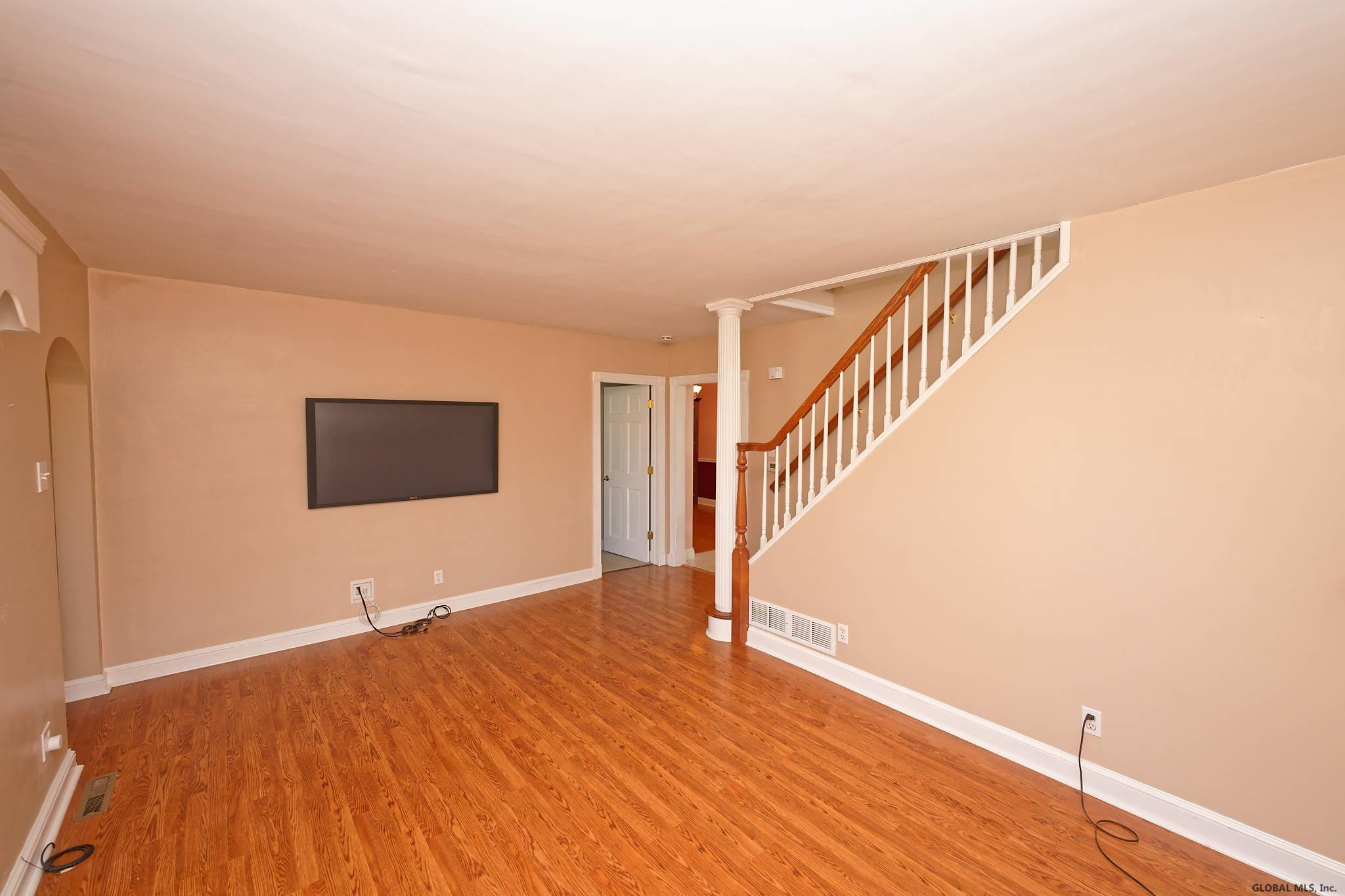 2036 Cardiff Road Rotterdam, NY 12303 - Photo 13 of 31 Photo 13