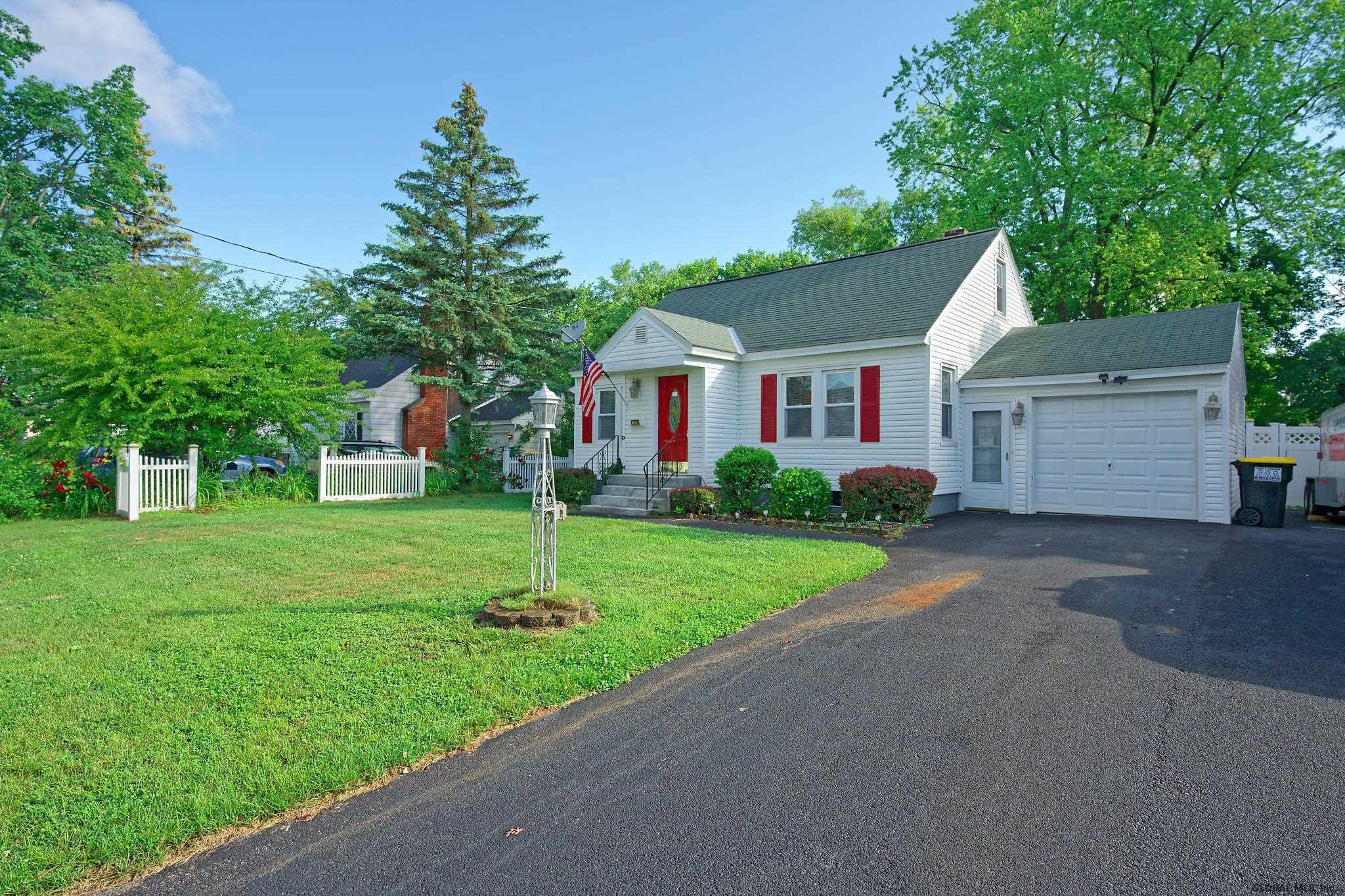 2036 Cardiff Road Rotterdam, NY 12303 - Photo 3 of 31 Photo 3
