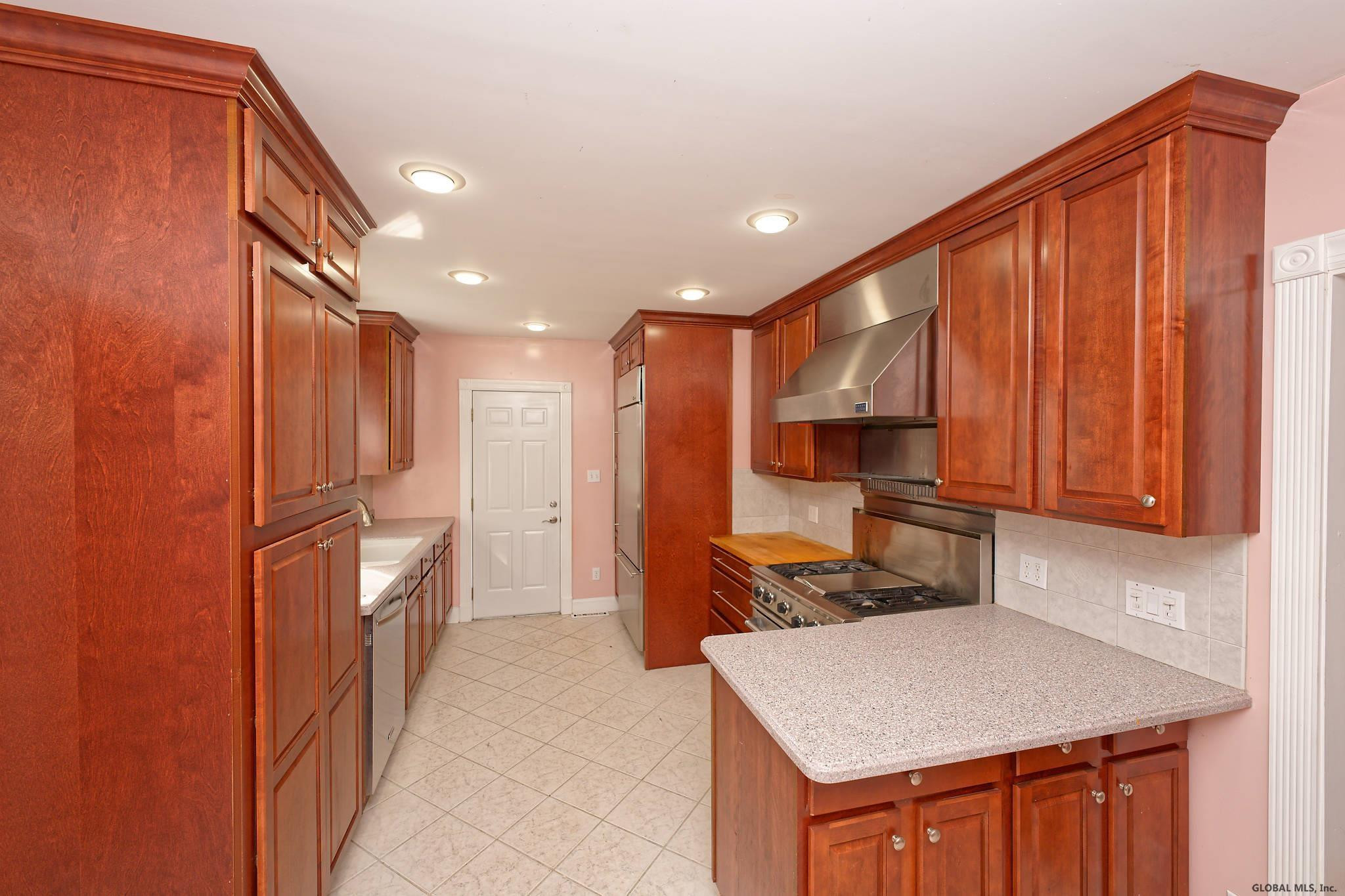 2036 Cardiff Road Rotterdam, NY 12303 - Photo 5 of 31 Photo 5