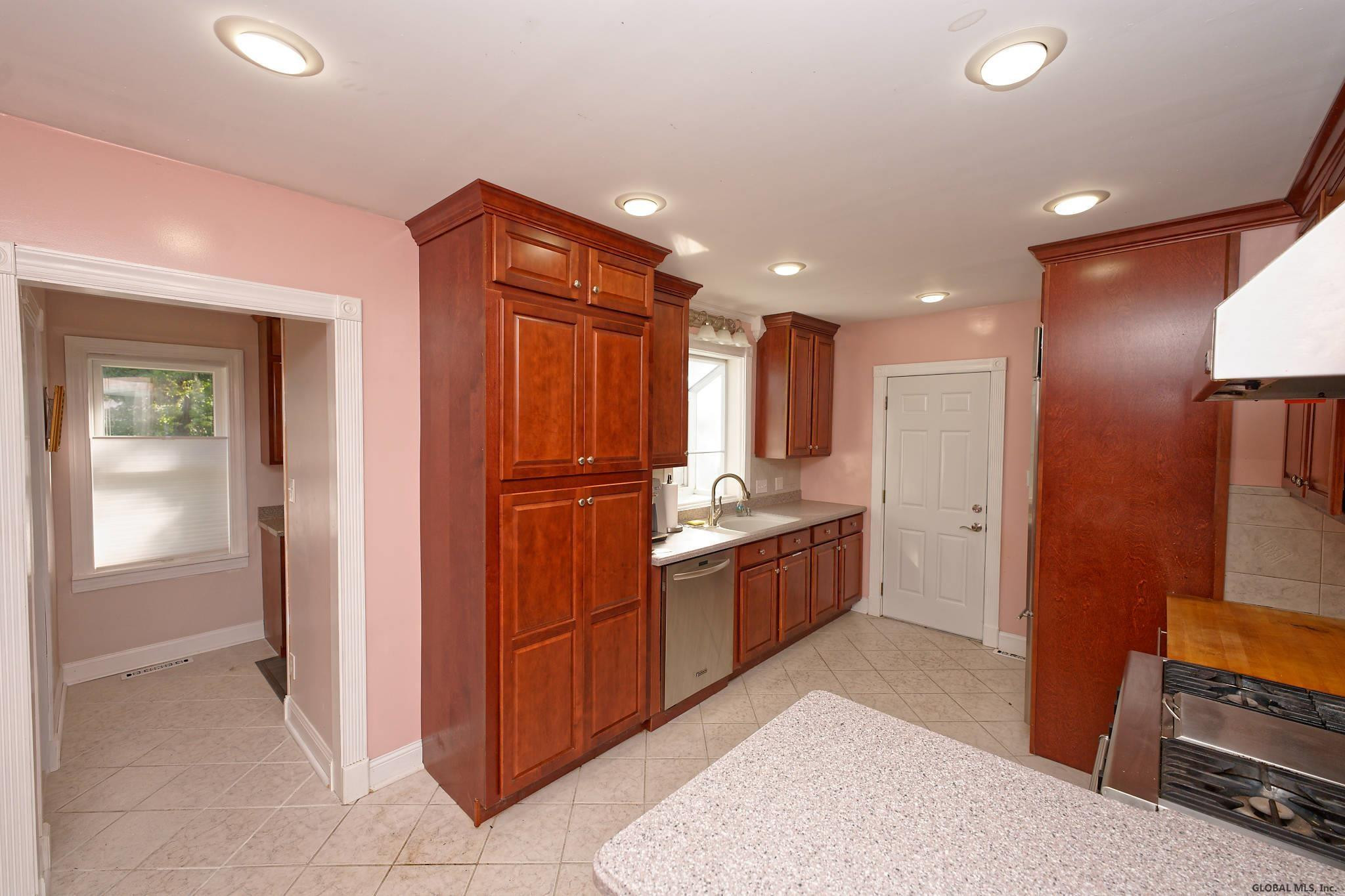 2036 Cardiff Road Rotterdam, NY 12303 - Photo 6 of 31 Photo 6