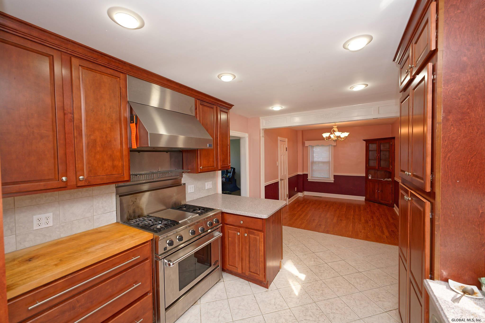 2036 Cardiff Road Rotterdam, NY 12303 - Photo 7 of 31 Photo 7