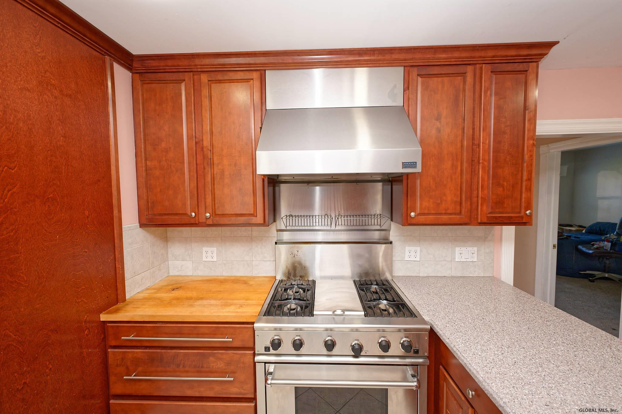 2036 Cardiff Road Rotterdam, NY 12303 - Photo 9 of 31 Photo 9