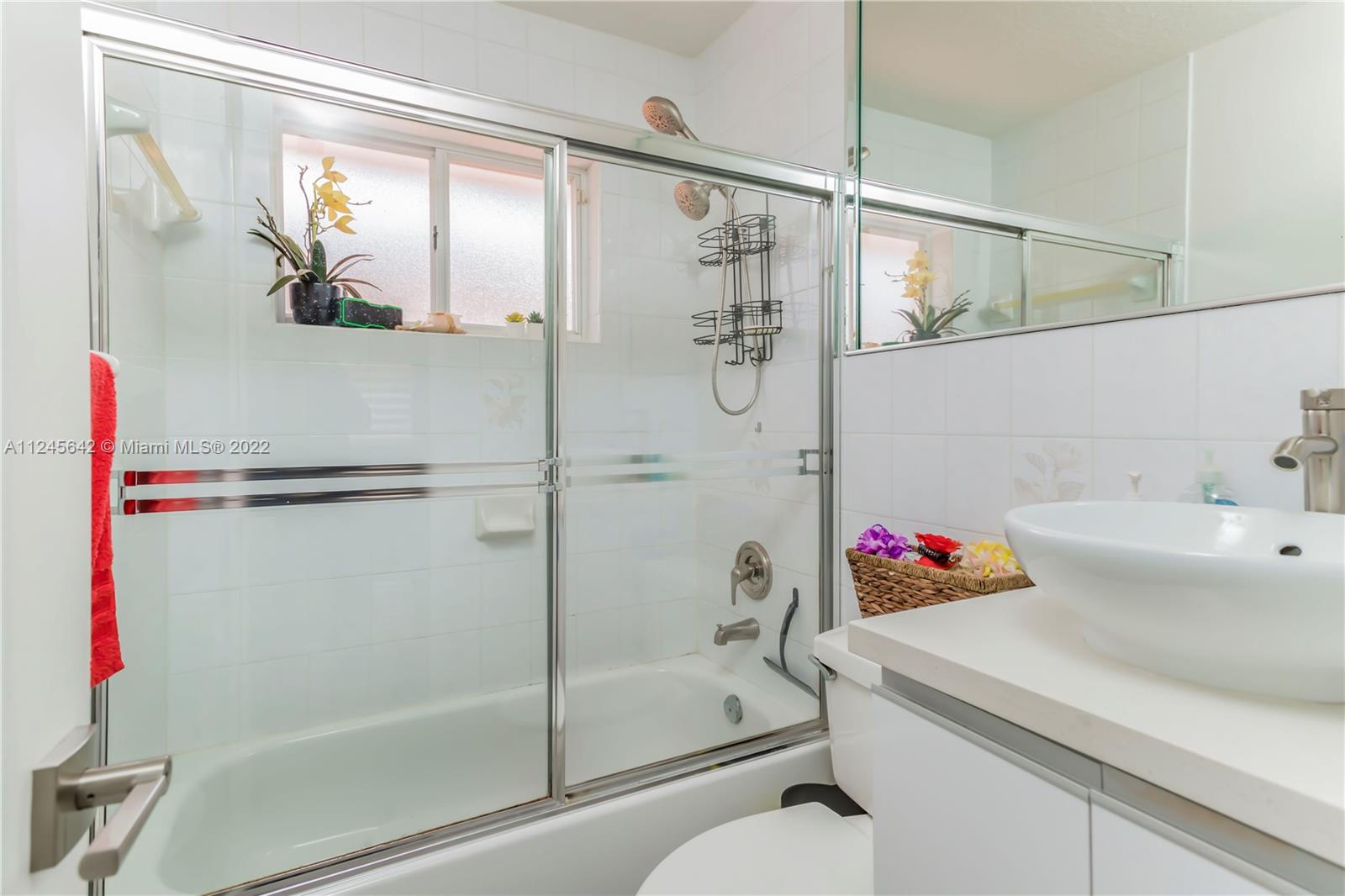 3423 West 75th Place Hialeah, FL 33018 - Photo 12 of 26