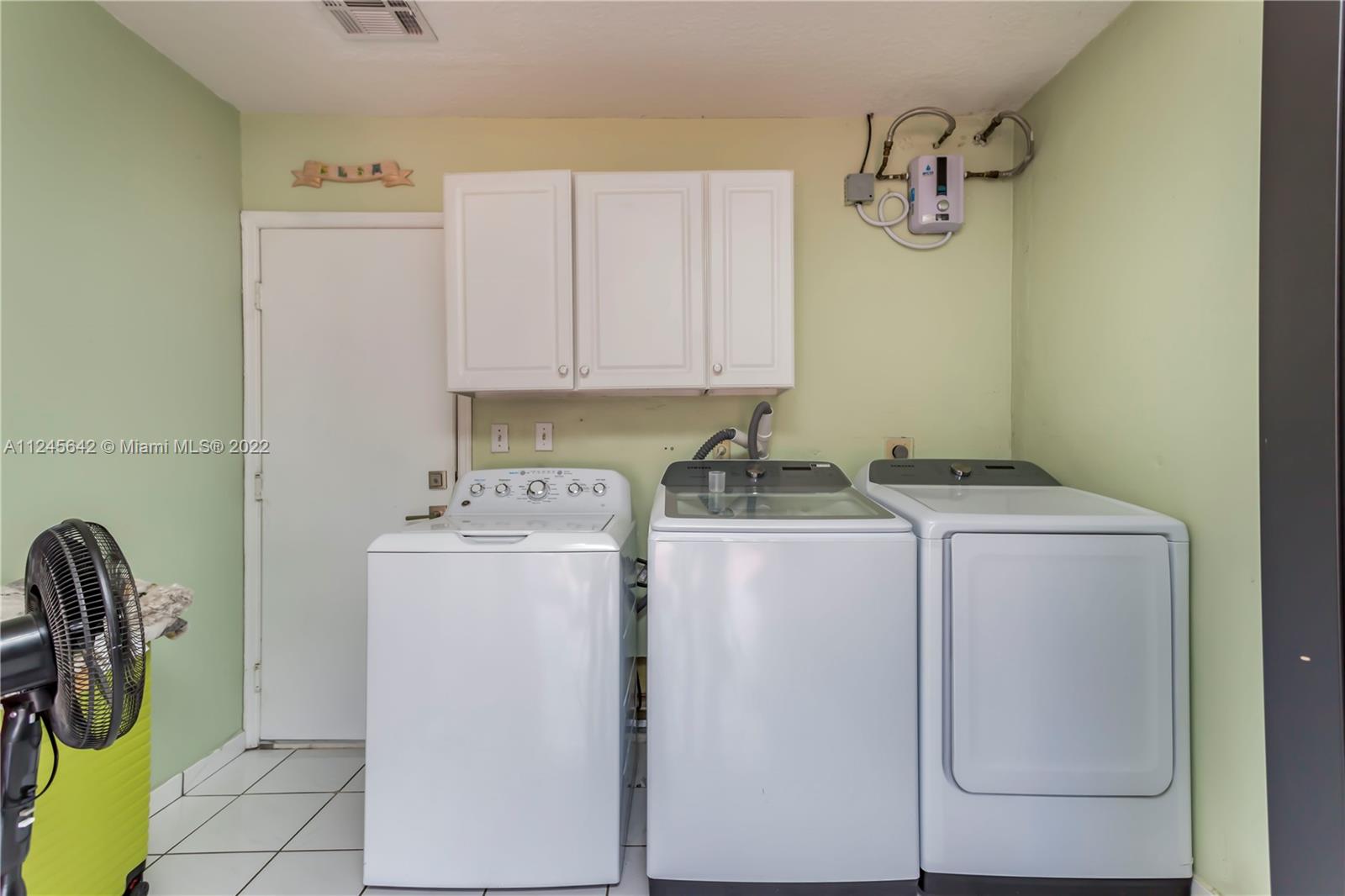 3423 West 75th Place Hialeah, FL 33018 - Photo 14 of 26