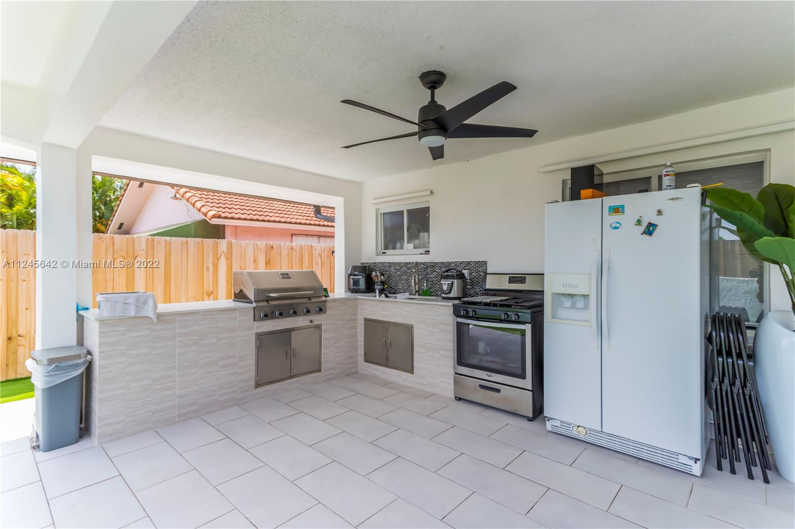 3423 West 75th Place Hialeah, FL 33018 - Photo 18 of 26