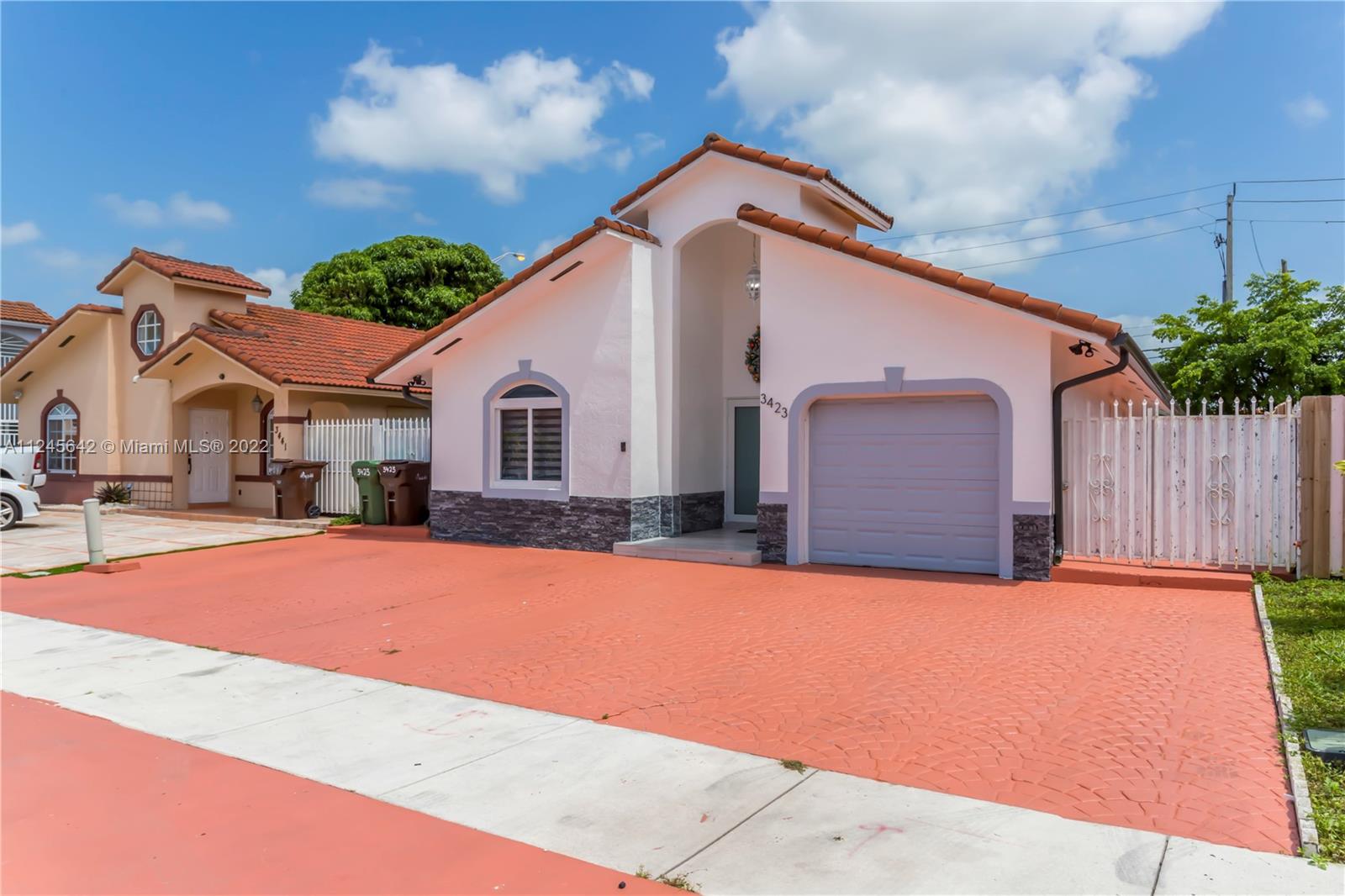 3423 West 75th Place Hialeah, FL 33018 - Photo 2 of 26