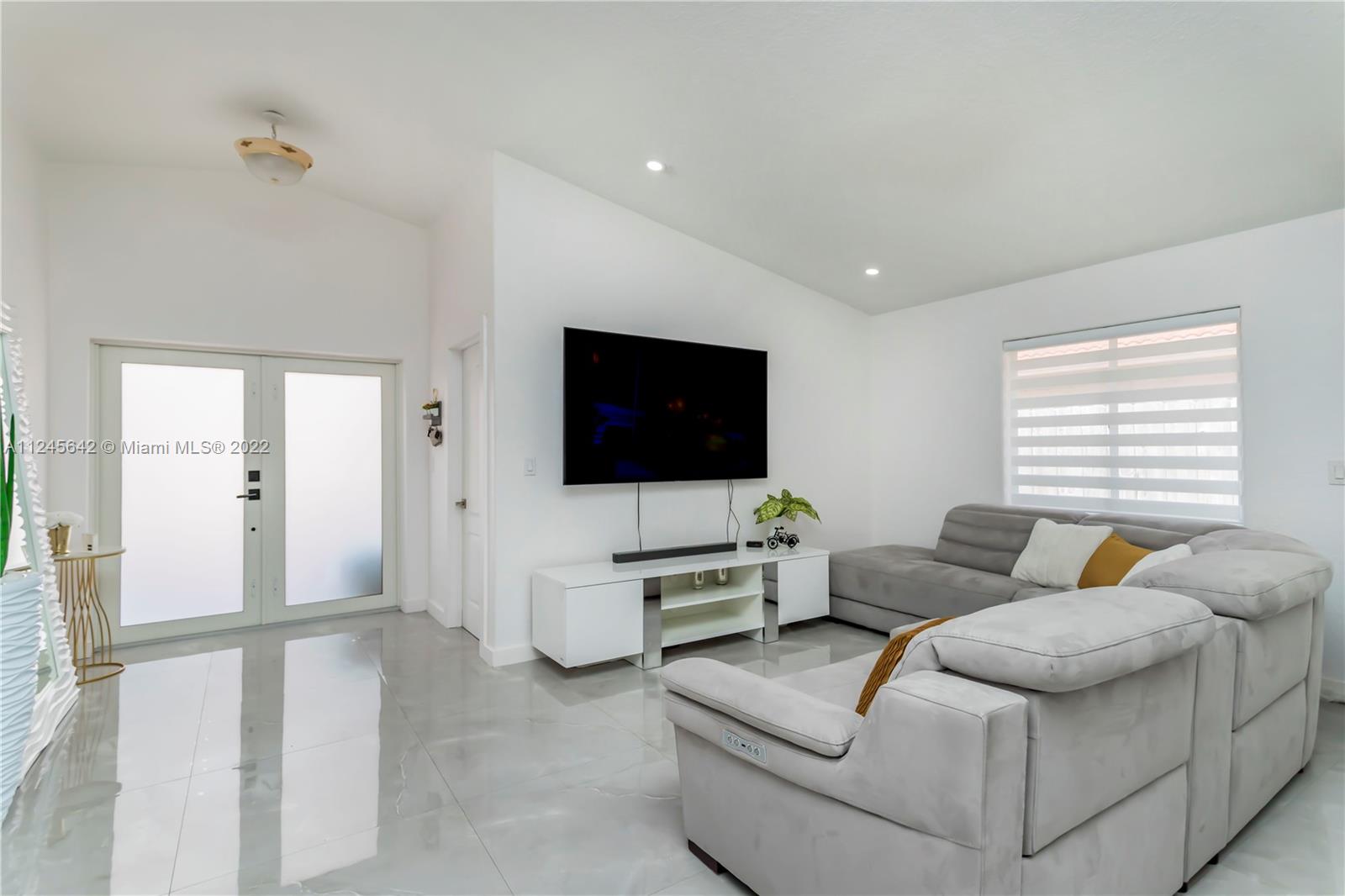 3423 West 75th Place Hialeah, FL 33018 - Photo 3 of 26