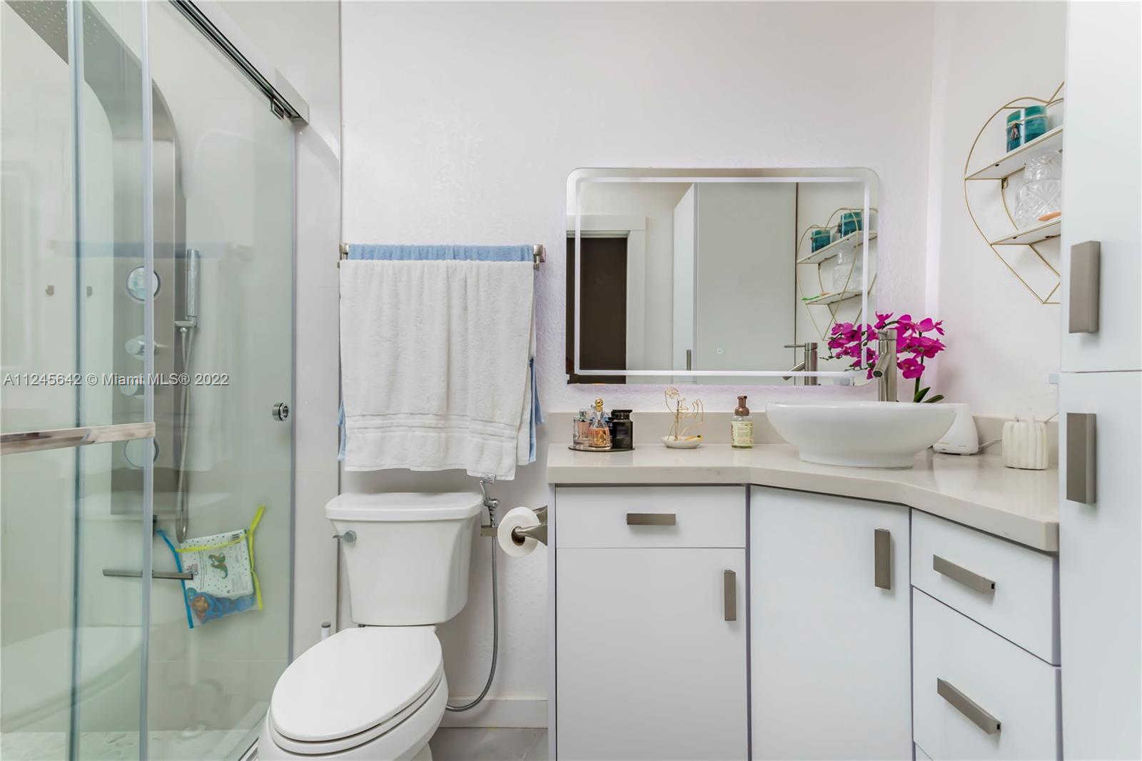 3423 West 75th Place Hialeah, FL 33018 - Photo 10 of 26